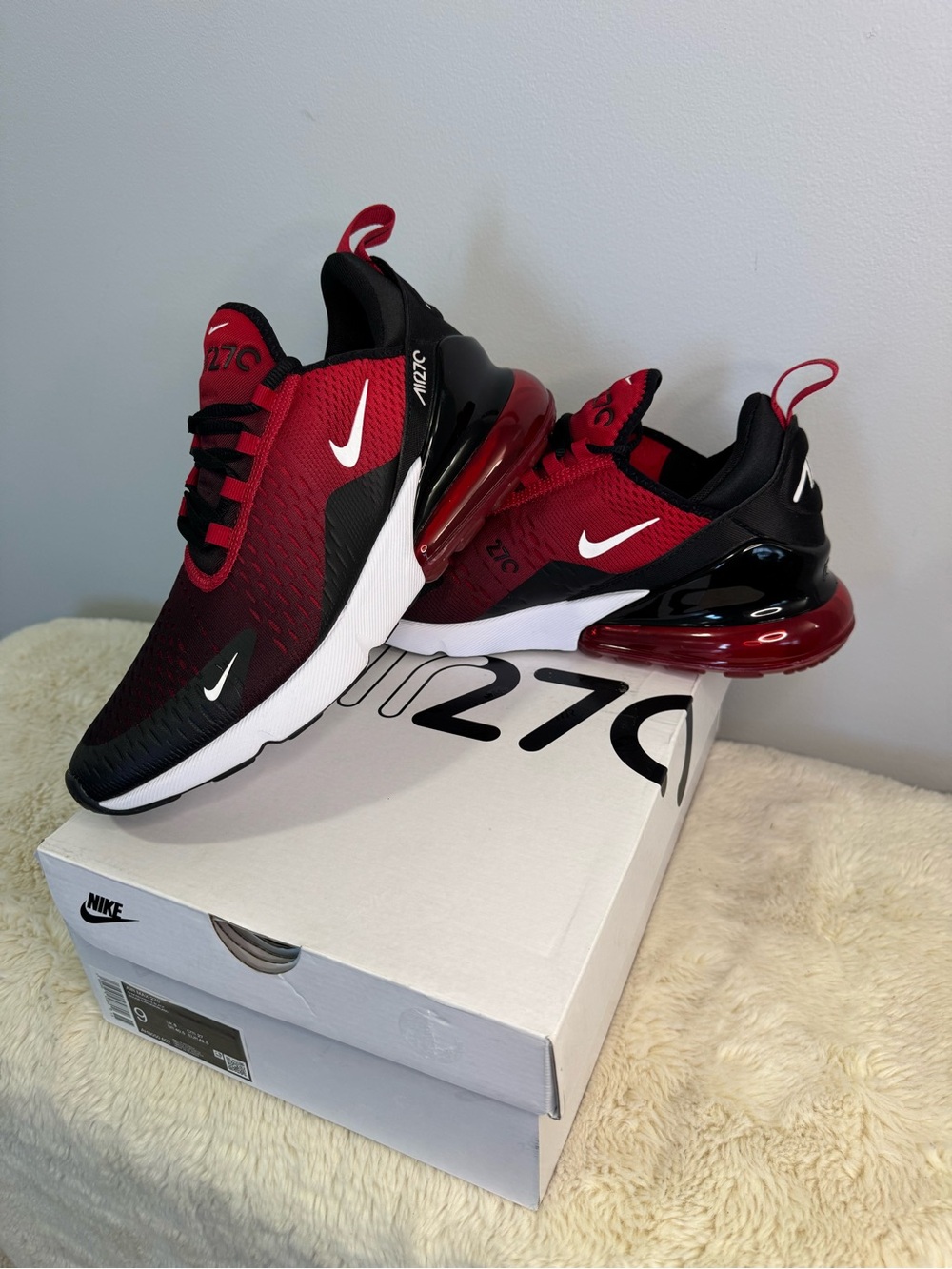 Nike Air Max 270 - Size 9
